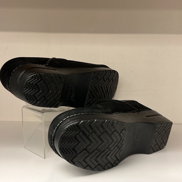 Dansko Clogs - Picture 5 of 7